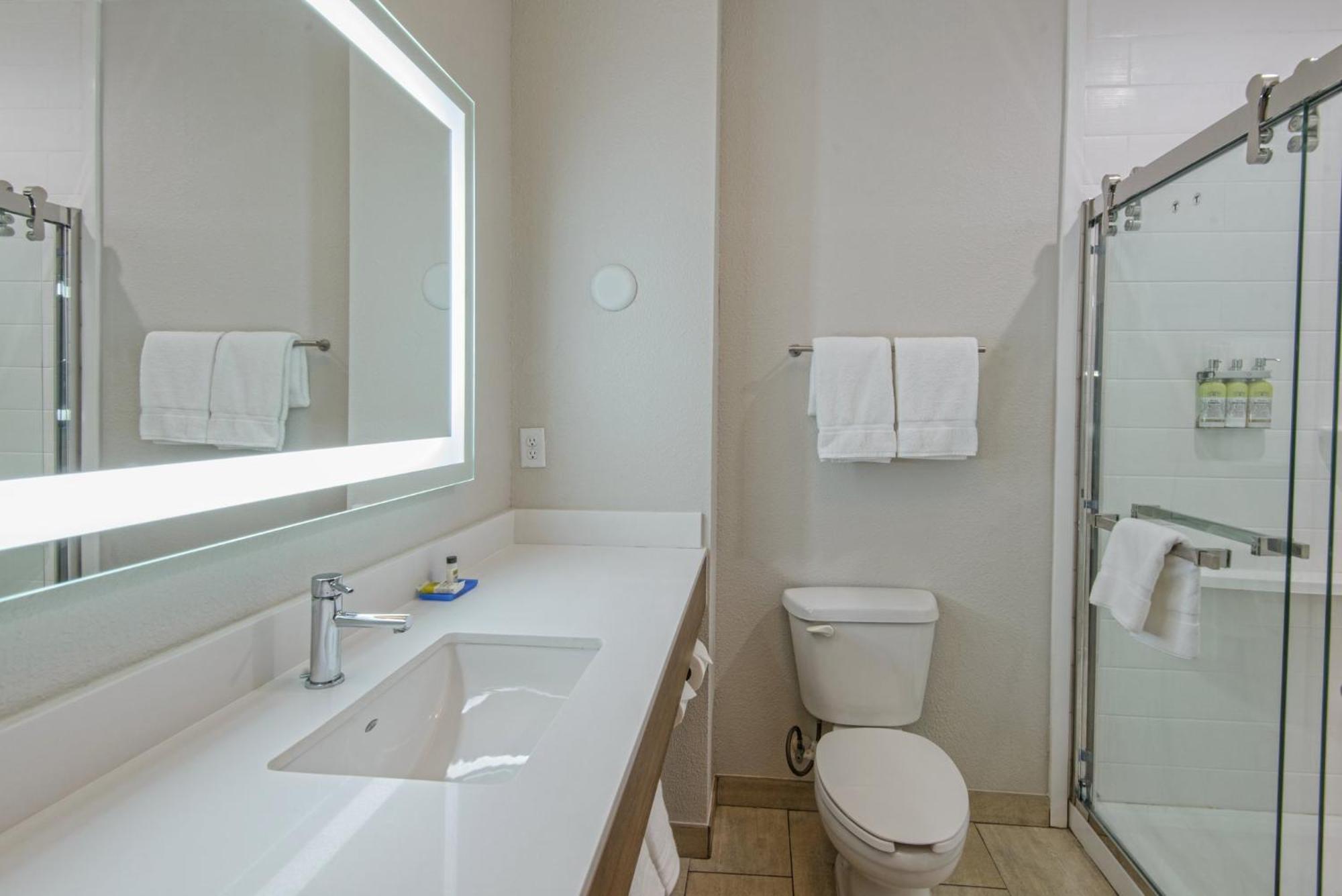 Holiday Inn Express & Suites Corpus Christi By Ihg Bagian luar foto
